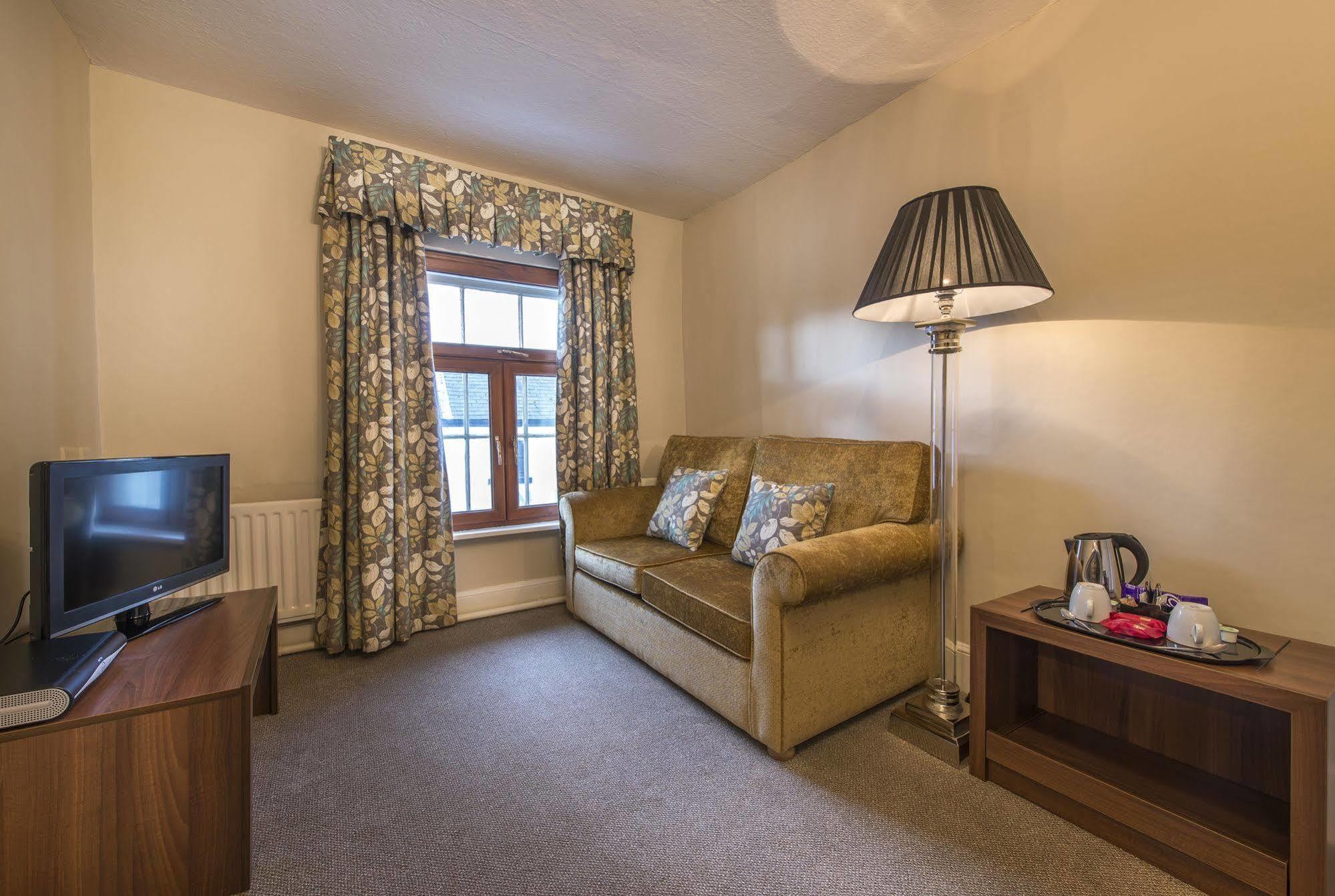The Royal Oak Hotel, Welshpool, Mid Wales Hotel Welshpool